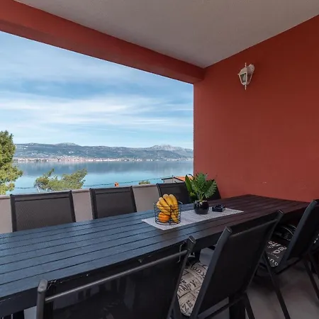 شقة Nostra تروغير