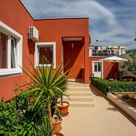 شقة Nostra تروغير