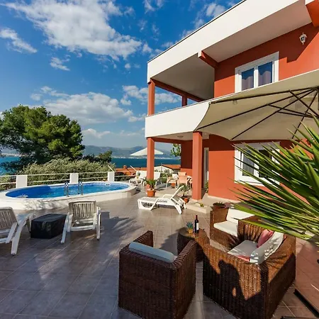 Nostra * تروغير