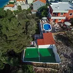 Nostra * Τρογκίρ